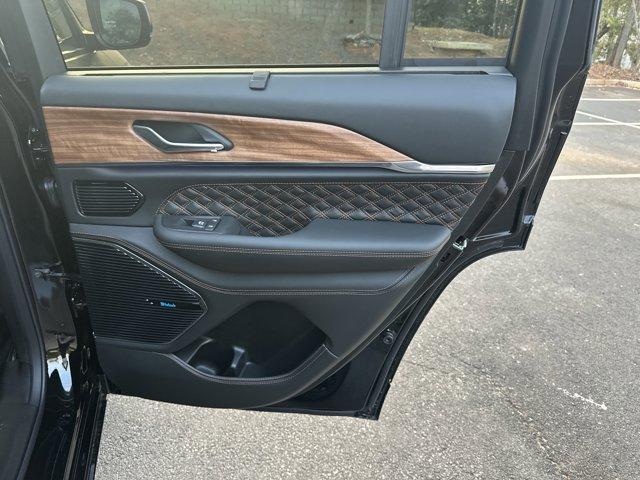 new 2025 Jeep Grand Cherokee car, priced at $59,155