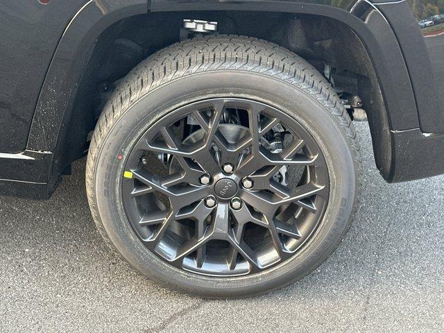 new 2025 Jeep Grand Cherokee car, priced at $59,155