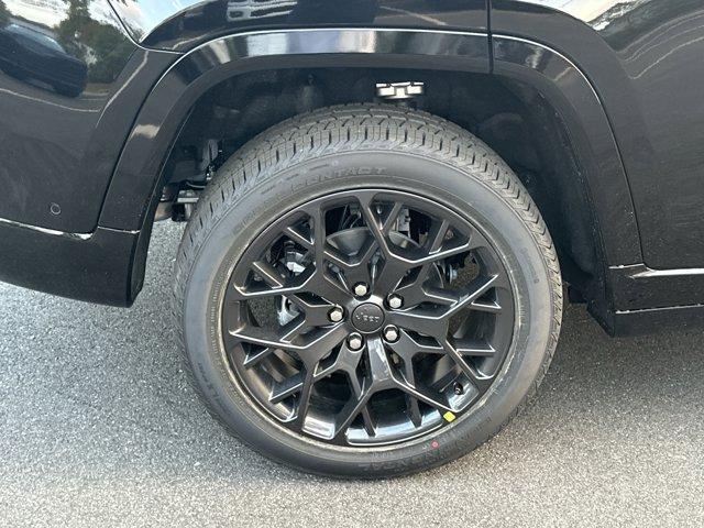 new 2025 Jeep Grand Cherokee car, priced at $59,155