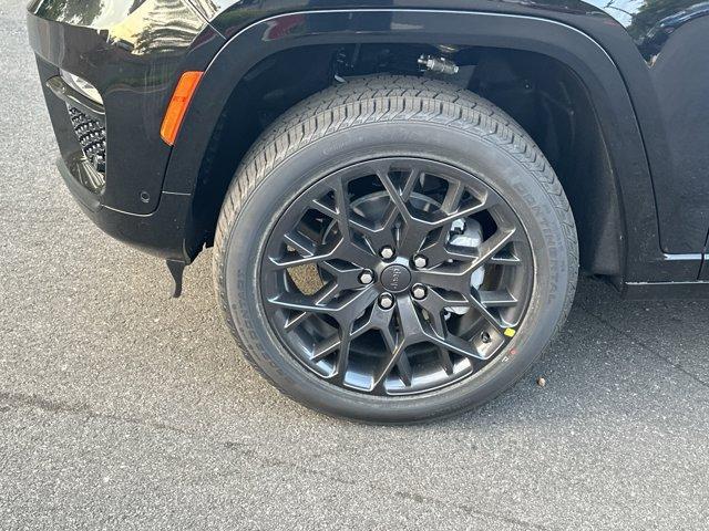 new 2025 Jeep Grand Cherokee car, priced at $59,155