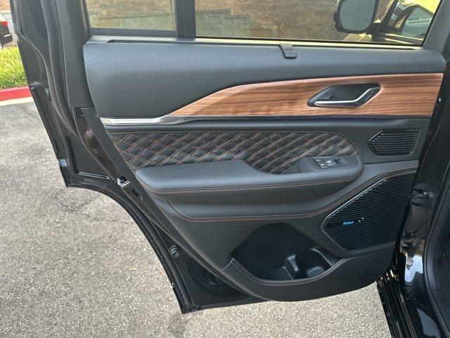 new 2025 Jeep Grand Cherokee car, priced at $59,155