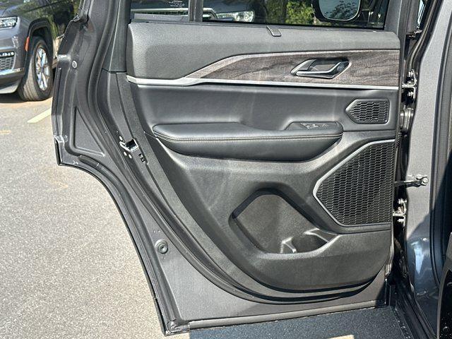 new 2025 Jeep Grand Cherokee car, priced at $44,435