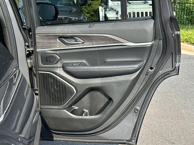 new 2025 Jeep Grand Cherokee car, priced at $44,435