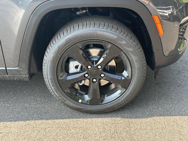 new 2025 Jeep Grand Cherokee car, priced at $44,435