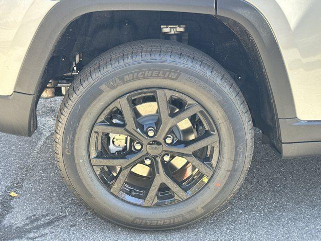 new 2025 Jeep Grand Cherokee car, priced at $37,730