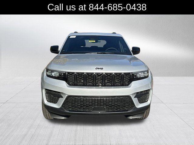 new 2025 Jeep Grand Cherokee car, priced at $37,730