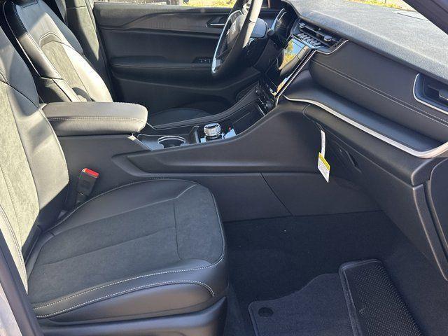 new 2025 Jeep Grand Cherokee car, priced at $37,730