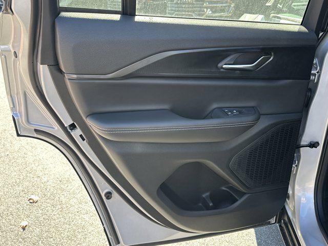 new 2025 Jeep Grand Cherokee car, priced at $37,730