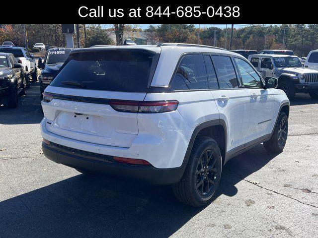 new 2025 Jeep Grand Cherokee car, priced at $37,135