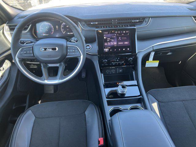 new 2025 Jeep Grand Cherokee car, priced at $37,135