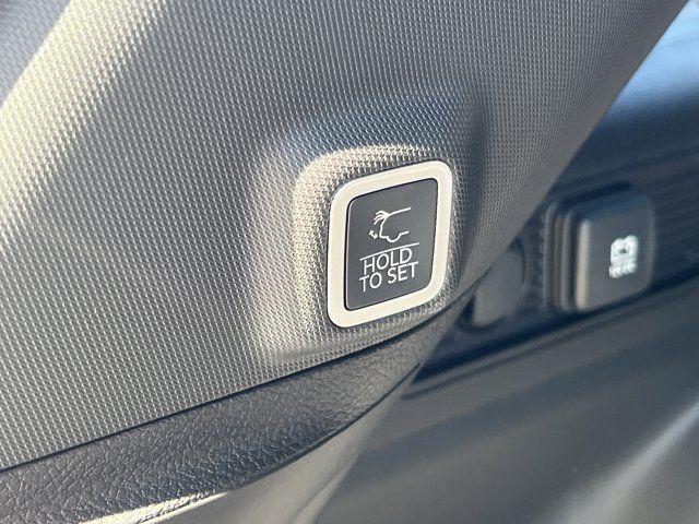 new 2025 Jeep Grand Cherokee car, priced at $37,135