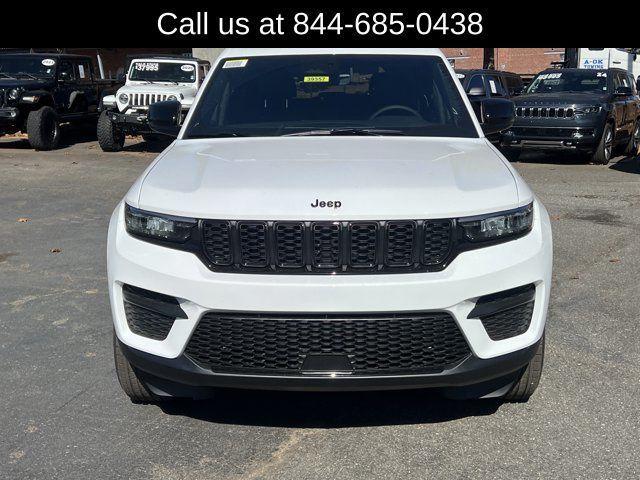 new 2025 Jeep Grand Cherokee car, priced at $37,135