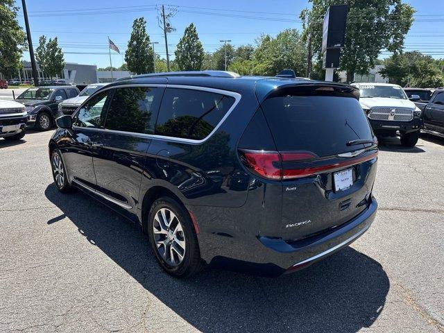 used 2022 Chrysler Pacifica Hybrid car, priced at $42,991