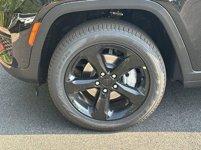 new 2025 Jeep Grand Cherokee car, priced at $44,435