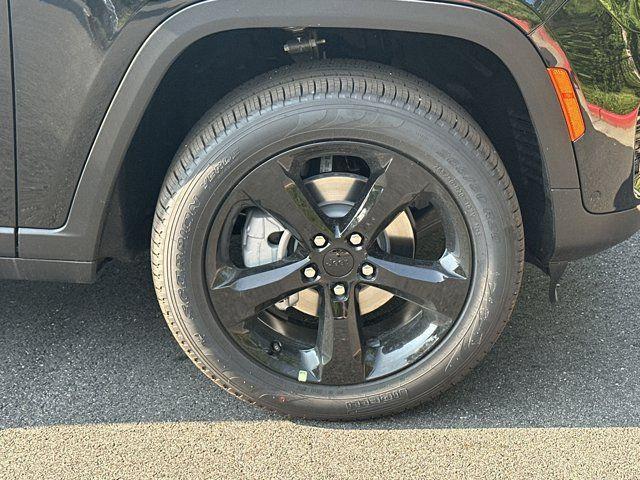 new 2025 Jeep Grand Cherokee car, priced at $44,435