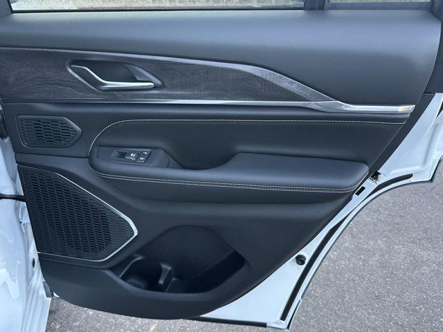 new 2025 Jeep Grand Cherokee car, priced at $49,490