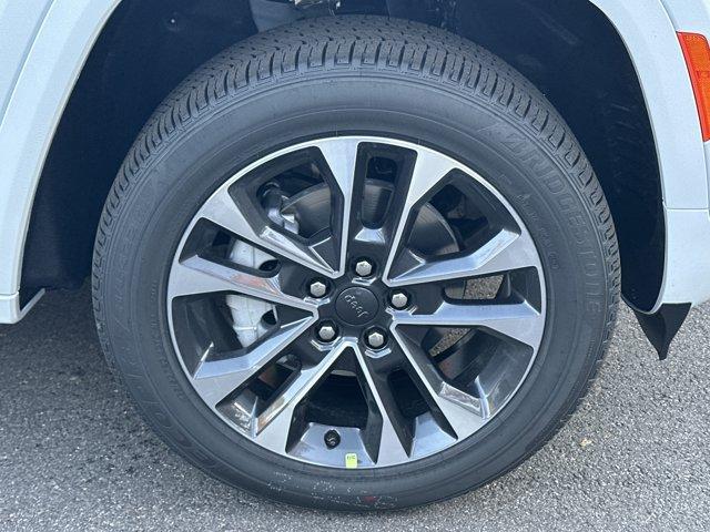 new 2025 Jeep Grand Cherokee car, priced at $49,490