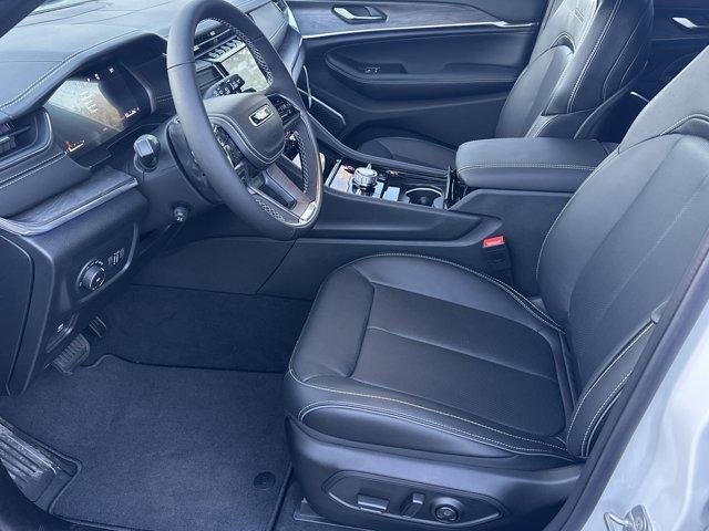 new 2025 Jeep Grand Cherokee car, priced at $49,490