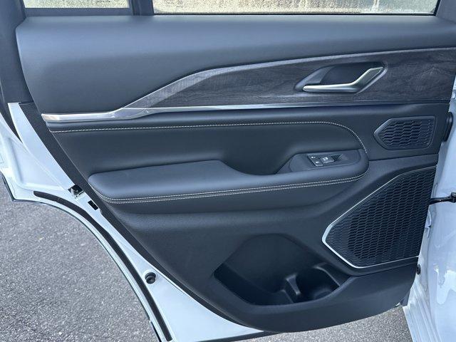 new 2025 Jeep Grand Cherokee car, priced at $49,490