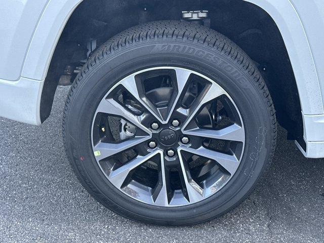 new 2025 Jeep Grand Cherokee car, priced at $49,490