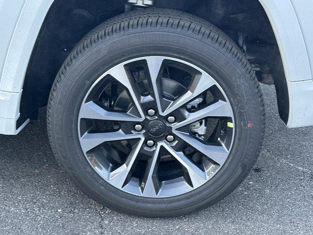 new 2025 Jeep Grand Cherokee car, priced at $49,490