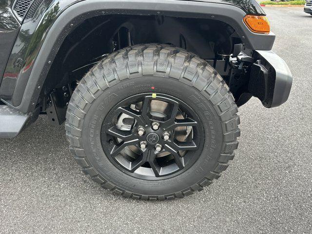 new 2025 Jeep Gladiator car, priced at $40,935