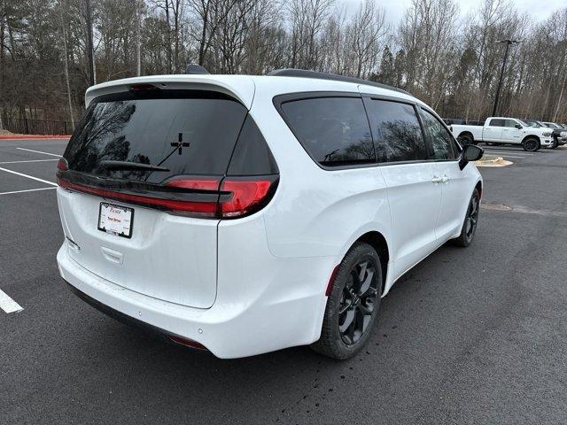 new 2024 Chrysler Pacifica car, priced at $41,400
