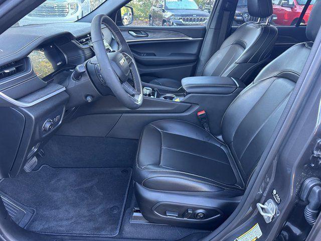 new 2025 Jeep Grand Cherokee car, priced at $37,010