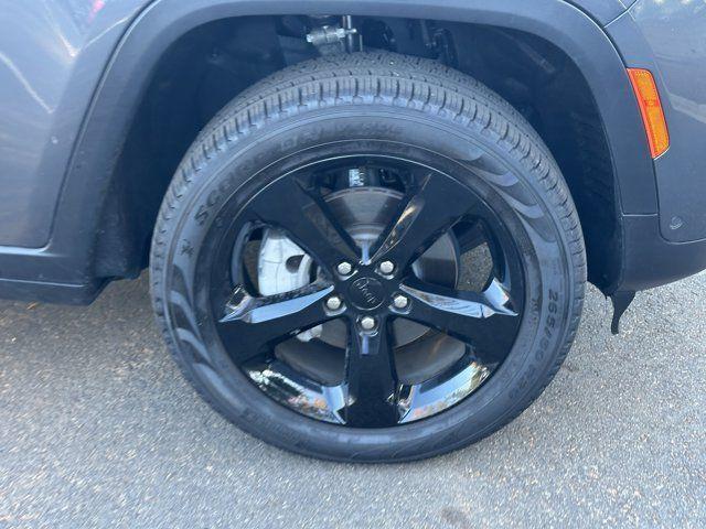 new 2025 Jeep Grand Cherokee car, priced at $37,010