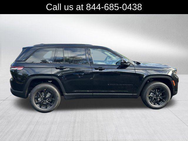 new 2025 Jeep Grand Cherokee car, priced at $37,730