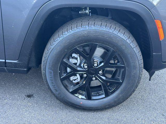 new 2025 Jeep Grand Cherokee L car, priced at $39,730
