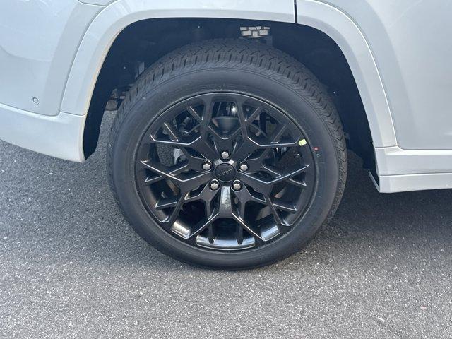 new 2025 Jeep Grand Cherokee car, priced at $59,465