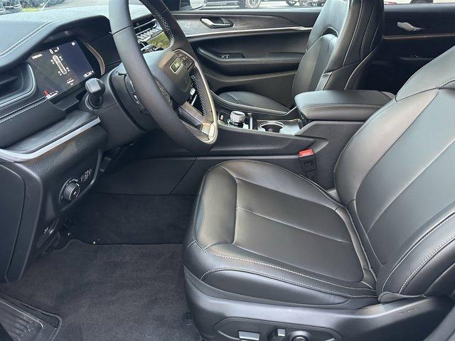 new 2025 Jeep Grand Cherokee car, priced at $39,140