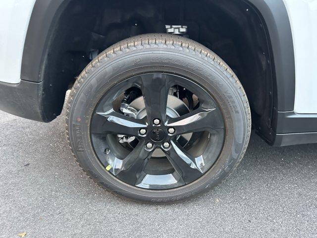 new 2025 Jeep Grand Cherokee car, priced at $39,140