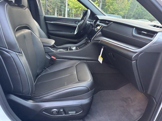 new 2025 Jeep Grand Cherokee car, priced at $39,140