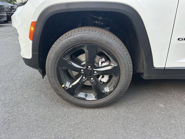 new 2025 Jeep Grand Cherokee car, priced at $39,140