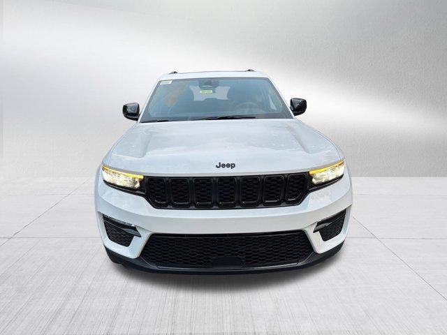 new 2025 Jeep Grand Cherokee car, priced at $39,140