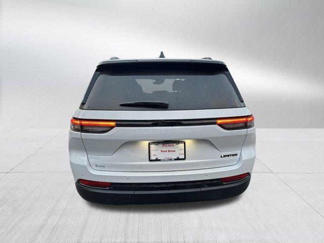 new 2025 Jeep Grand Cherokee car, priced at $39,140