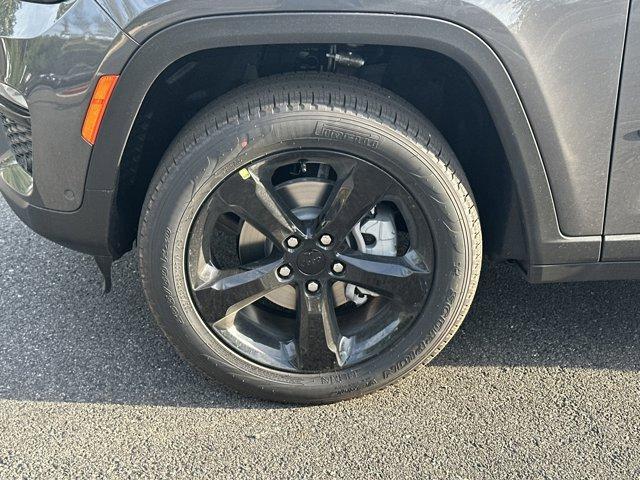 new 2025 Jeep Grand Cherokee car, priced at $49,430