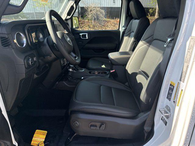 new 2025 Jeep Gladiator car, priced at $46,195