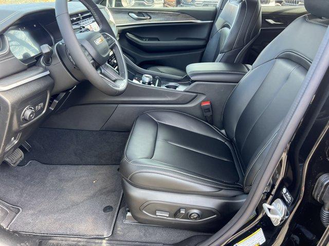 new 2025 Jeep Grand Cherokee car, priced at $37,010