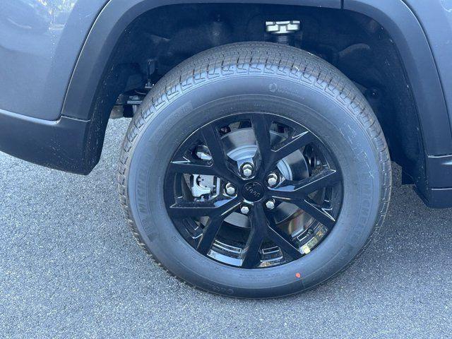 new 2025 Jeep Grand Cherokee car, priced at $37,730