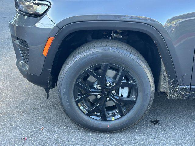 new 2025 Jeep Grand Cherokee car, priced at $37,730