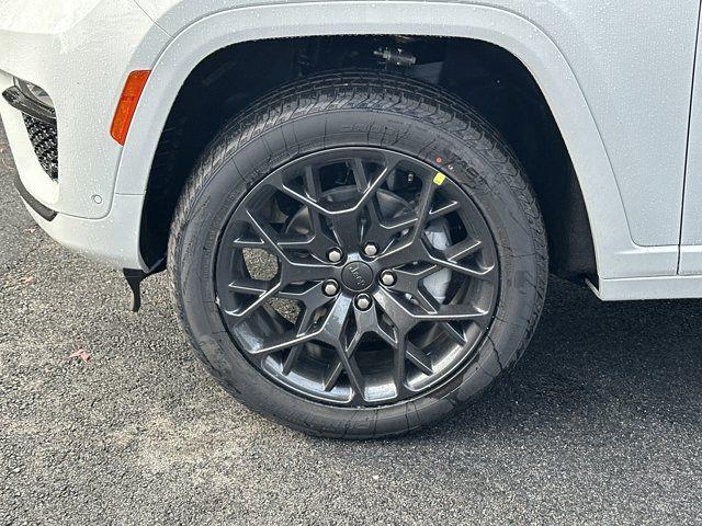new 2025 Jeep Grand Cherokee car, priced at $59,465