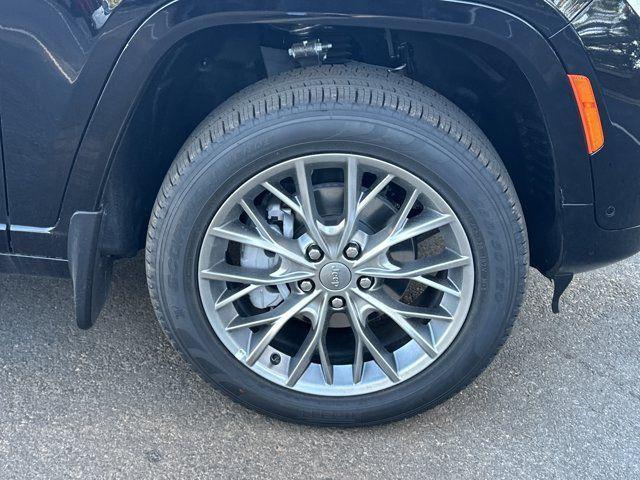new 2025 Jeep Grand Cherokee car, priced at $55,075