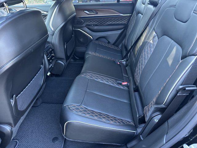 new 2025 Jeep Grand Cherokee car, priced at $55,075