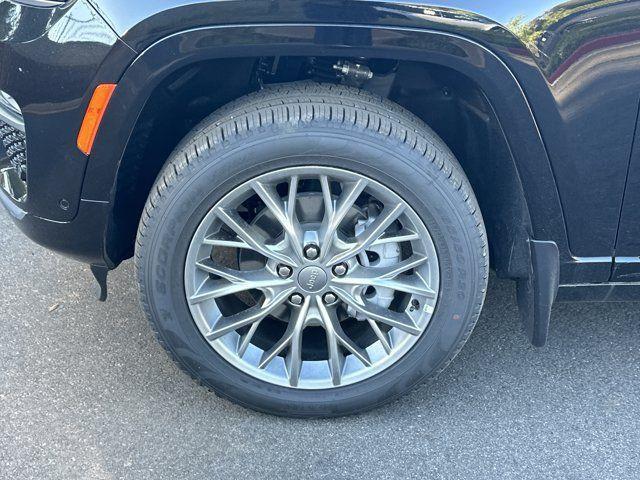 new 2025 Jeep Grand Cherokee car, priced at $55,075