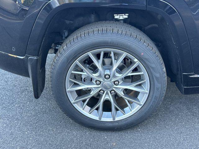 new 2025 Jeep Grand Cherokee car, priced at $55,075