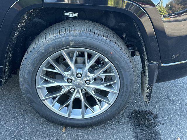 new 2025 Jeep Grand Cherokee car, priced at $55,075