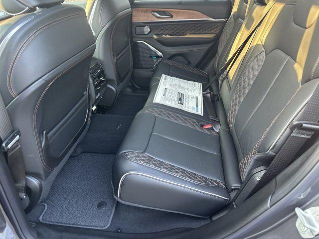 new 2025 Jeep Grand Cherokee car, priced at $60,060